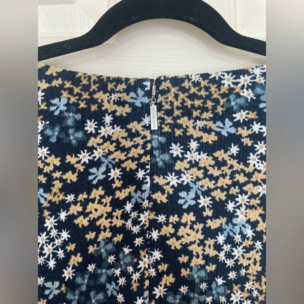 Michael Kors Floral Print Short Sleeve Dress Navy Blue Tan White Daisy Pattern